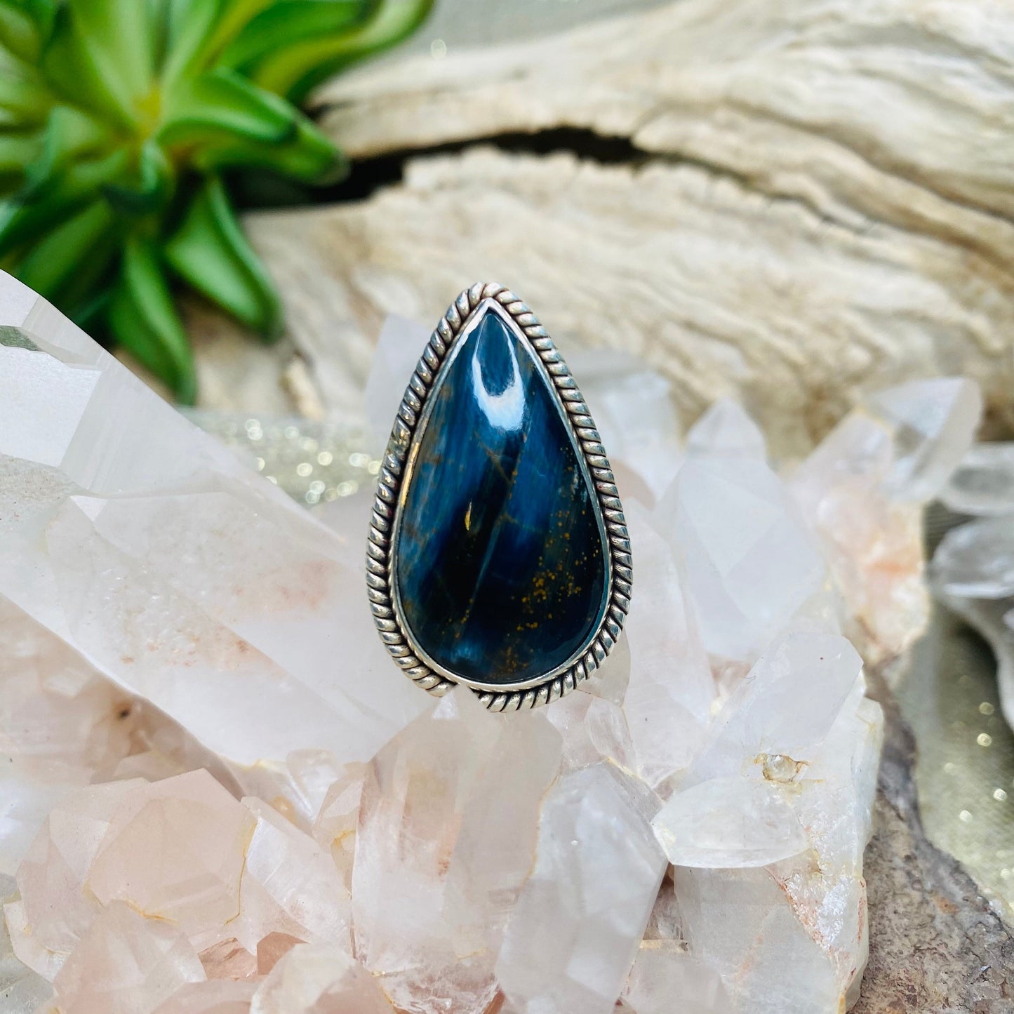 Pietersiteteardropring1-crystalsbytheseallc