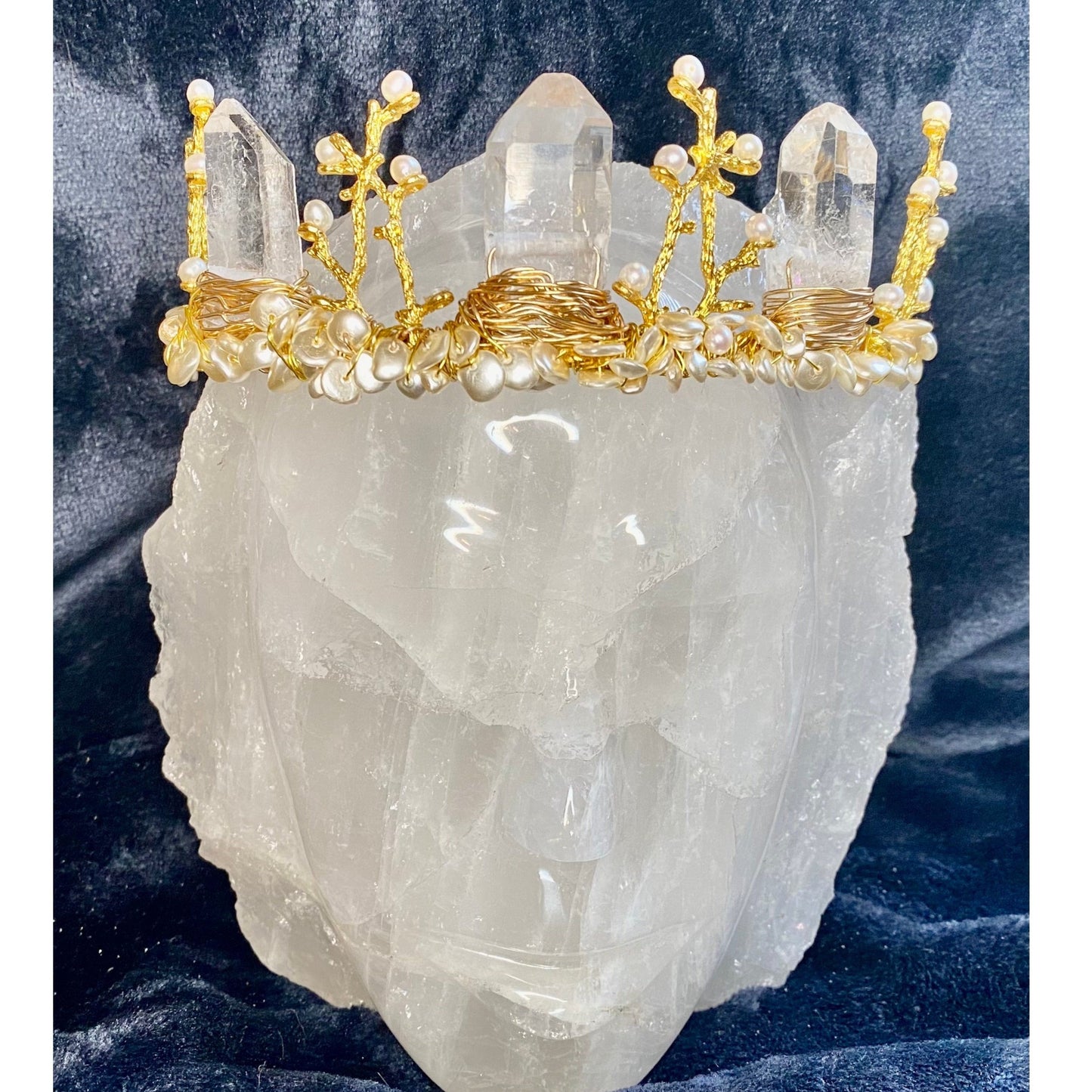 Quartz_PearlQueenCrown-crystalsbytheseallc
