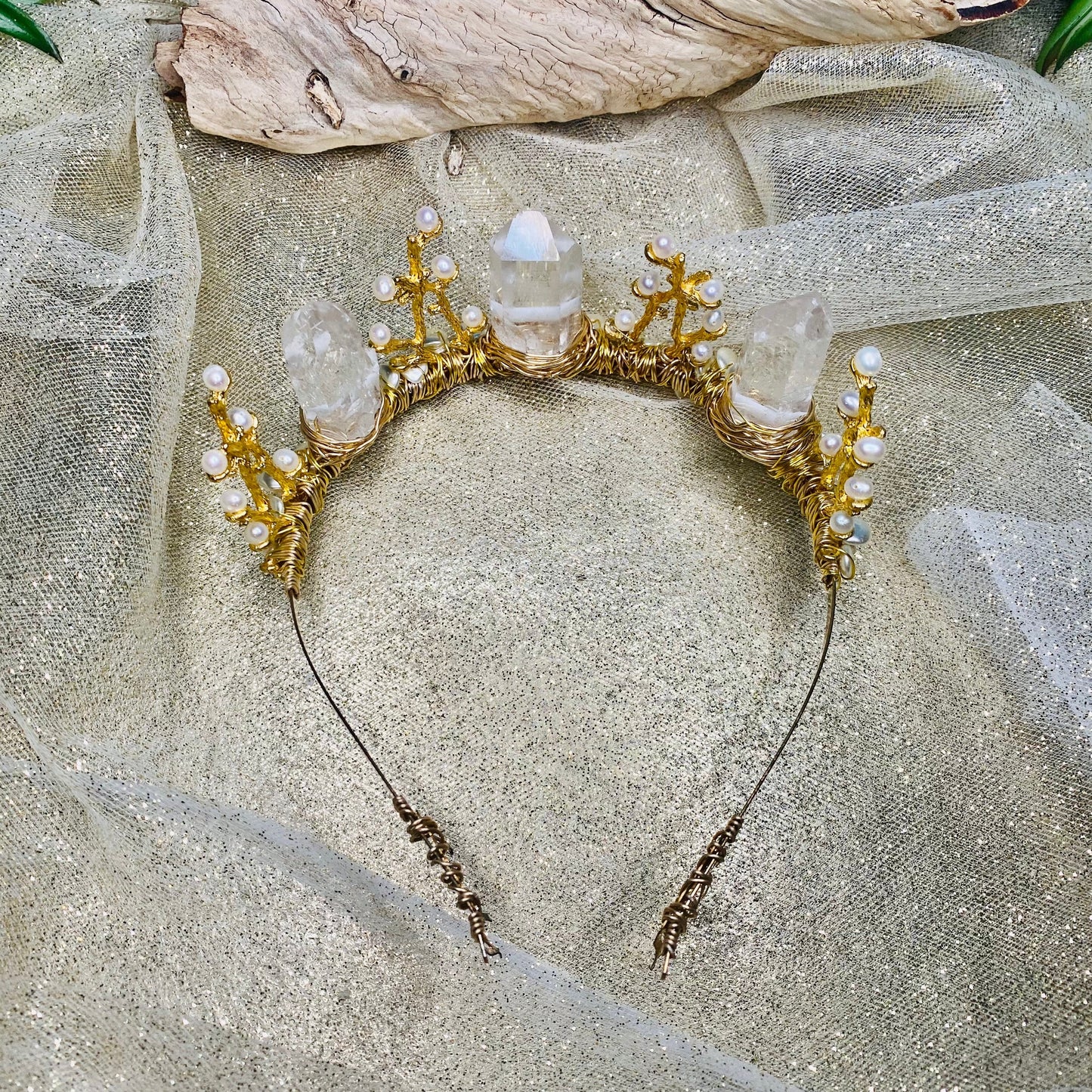 Quartz_PearlQueenCrowntopview-crystalsbytheseallc