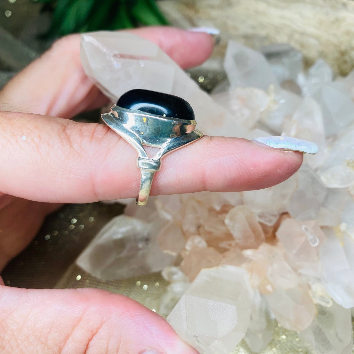 bkonyxovalringsideview-crystalsbytheseallc
