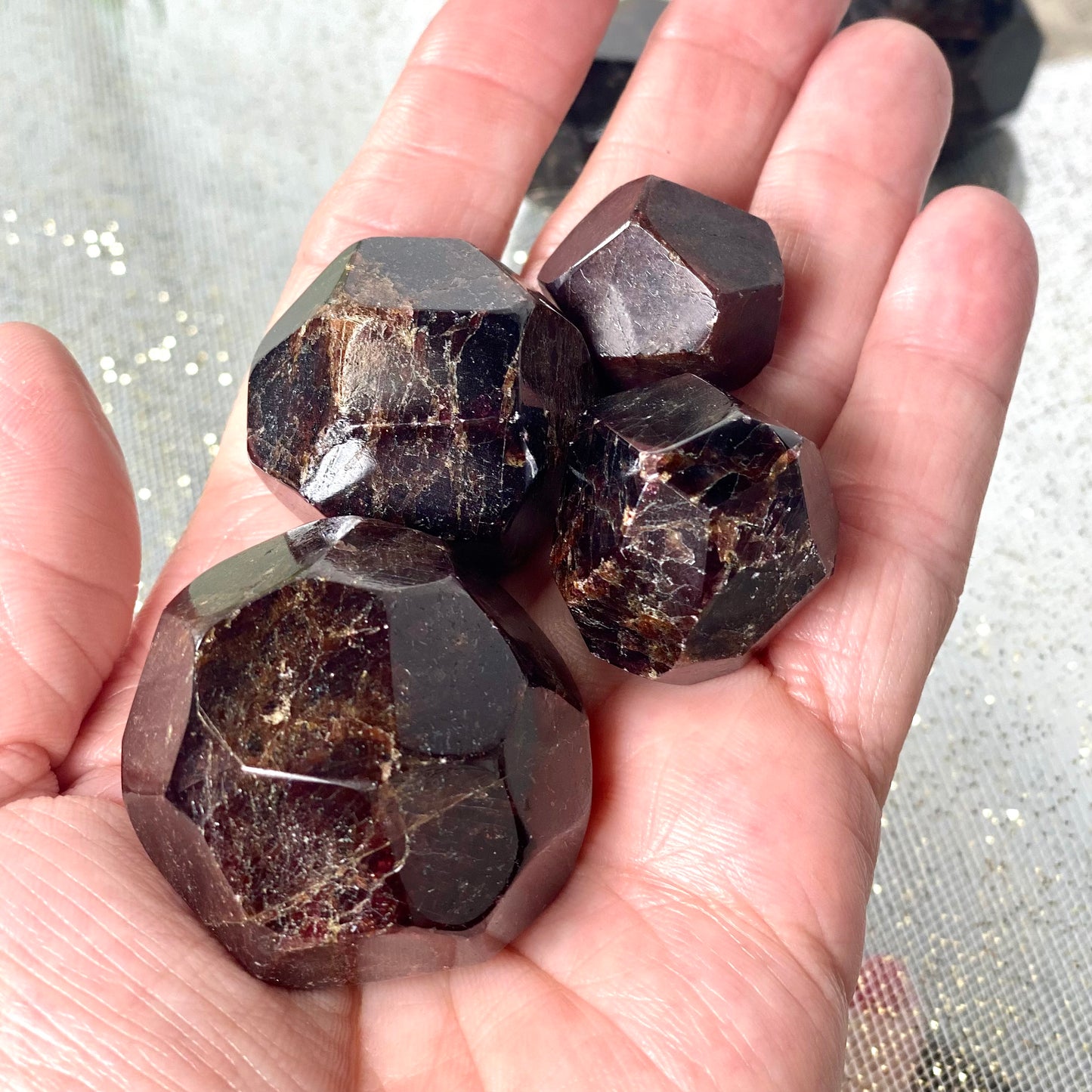 Garnet faceted stones for grounding and health-CBTS