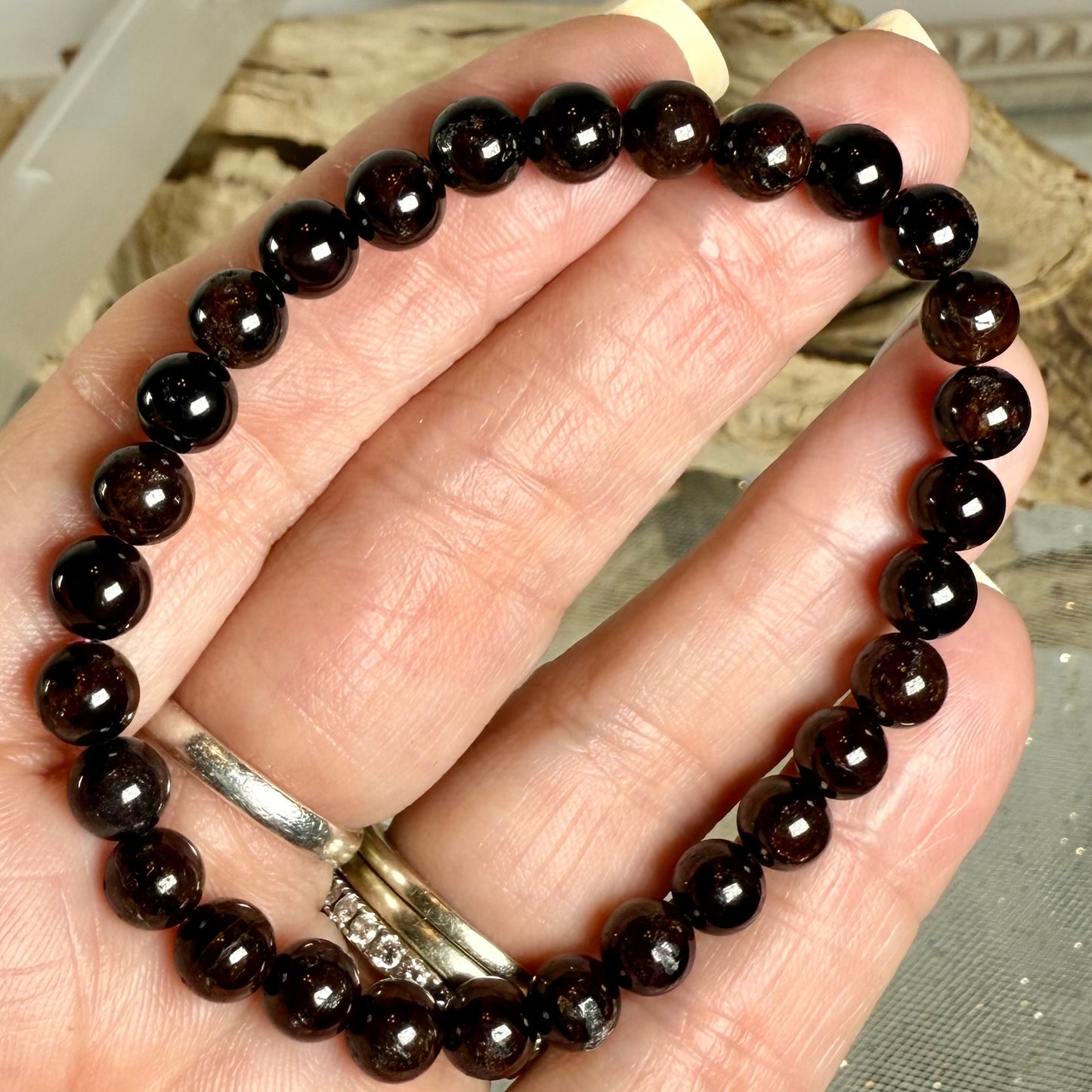 Crimson Flow – Garnet Stretch Bracelet